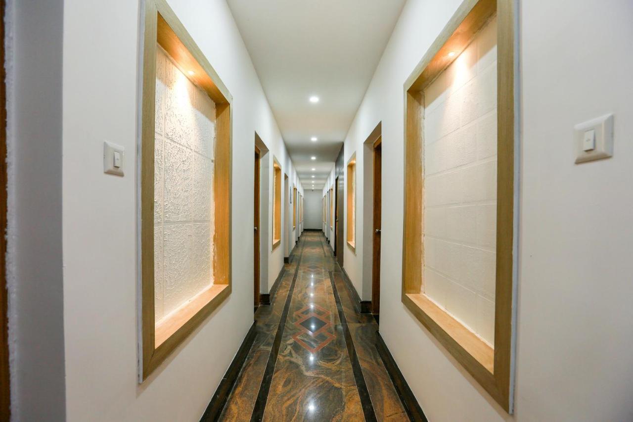 Отель Oyo Ramis Residency Каннур Экстерьер фото